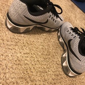 nike tailwind women's running shoes